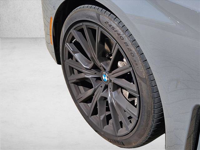 Used 2022 BMW 740i w/ M Sport Package image 13