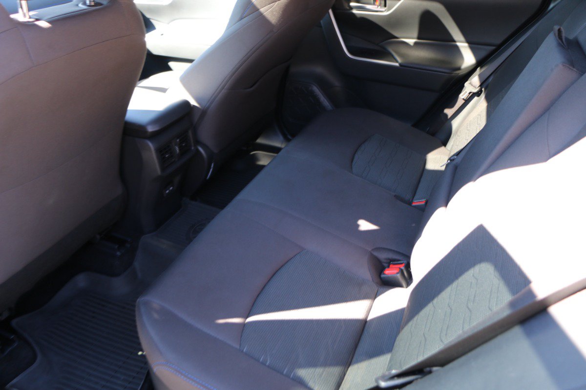 Used 2022 Toyota RAV4 SE AWD/4WD image 28