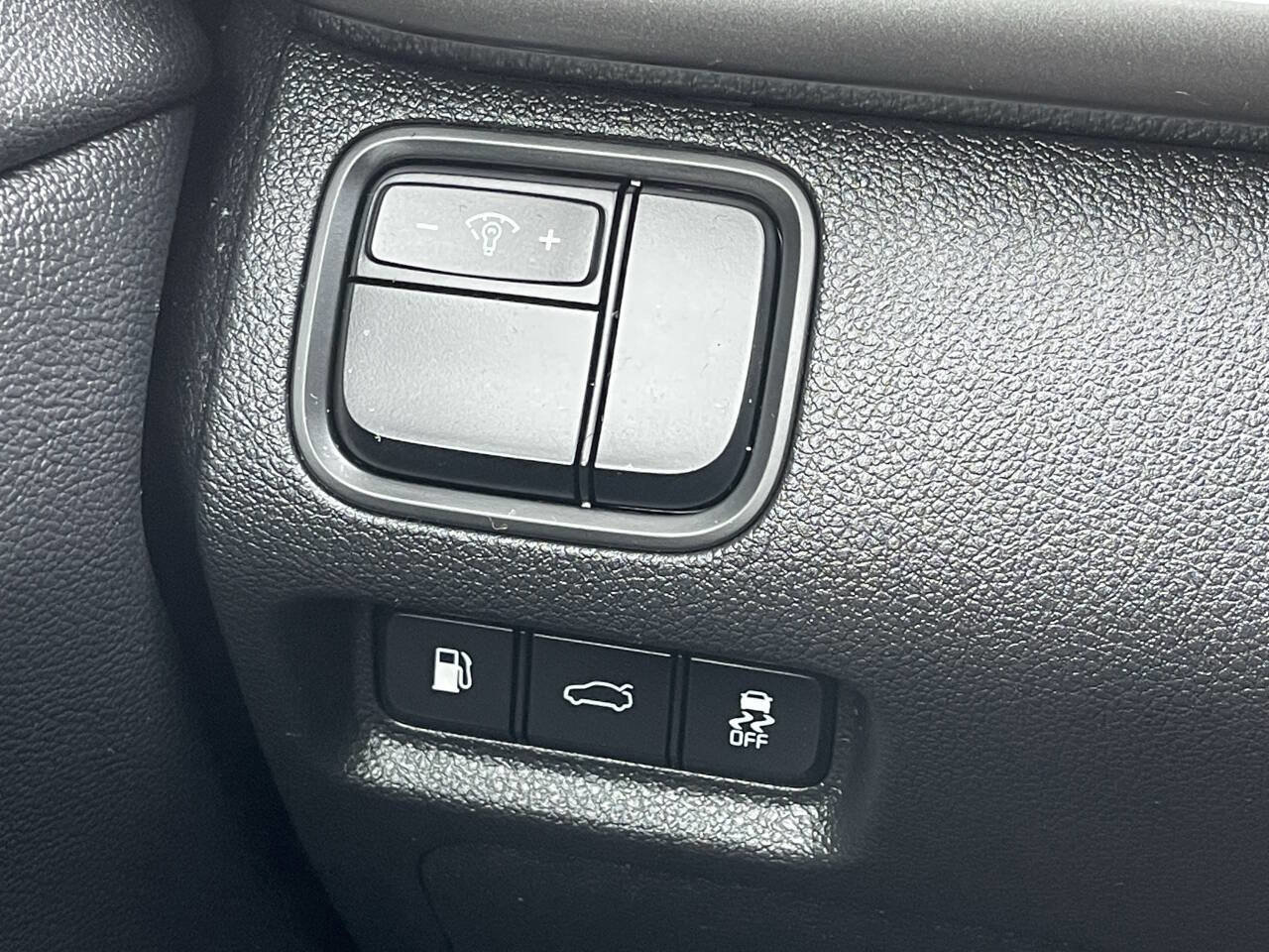 Used 2016 Kia Optima LX image 25