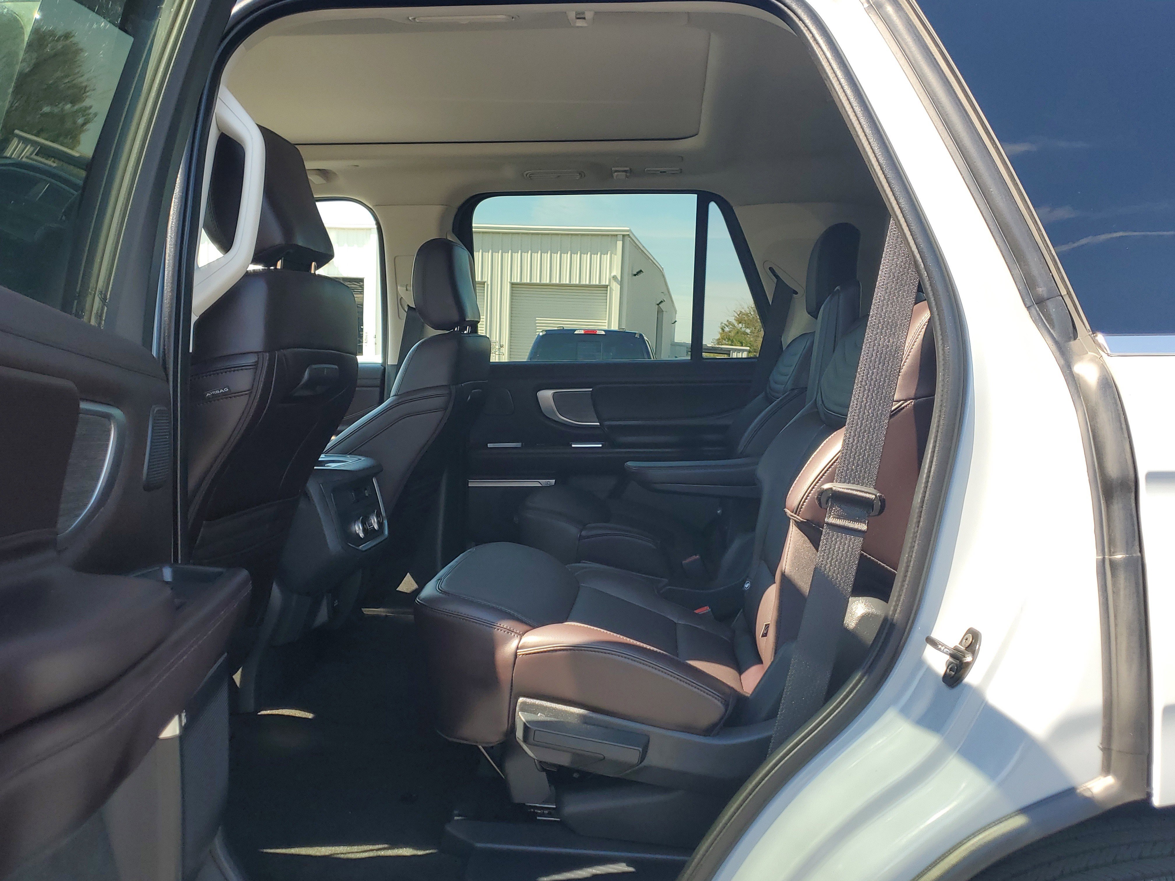 Certified 2025 Ford Expedition Platinum w/ Platinum Ultimate Package AWD/4WD image 14