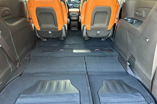 New 2026 Chrysler Pacifica Pinnacle image 14