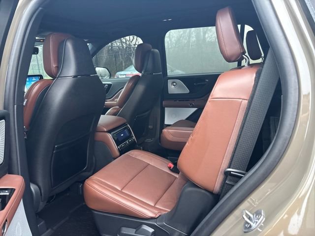 Certified 2025 Lincoln Aviator Reserve w/ Equipment Group 201A image 13