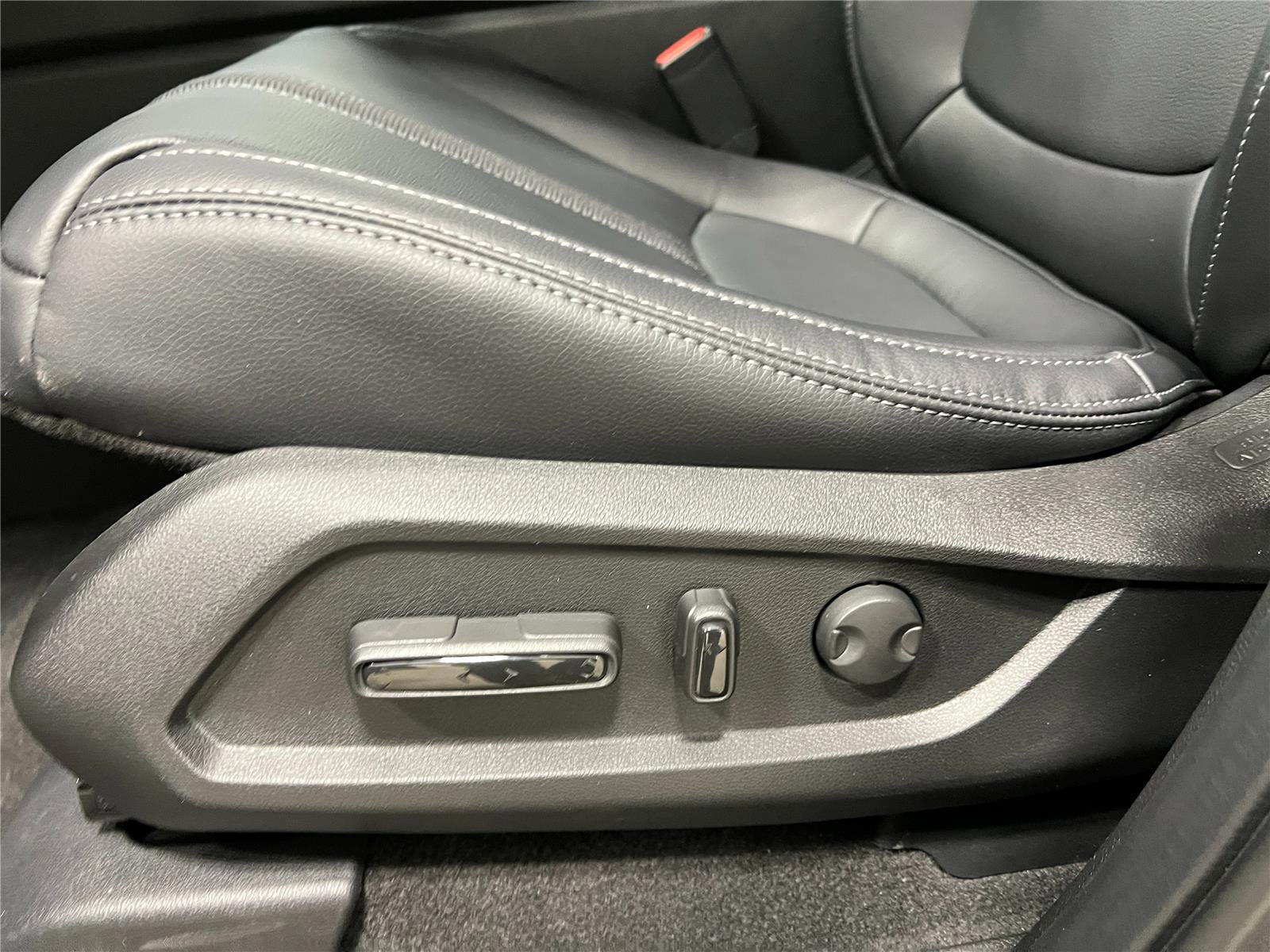 New 2025 Honda Pilot EX-L image 13