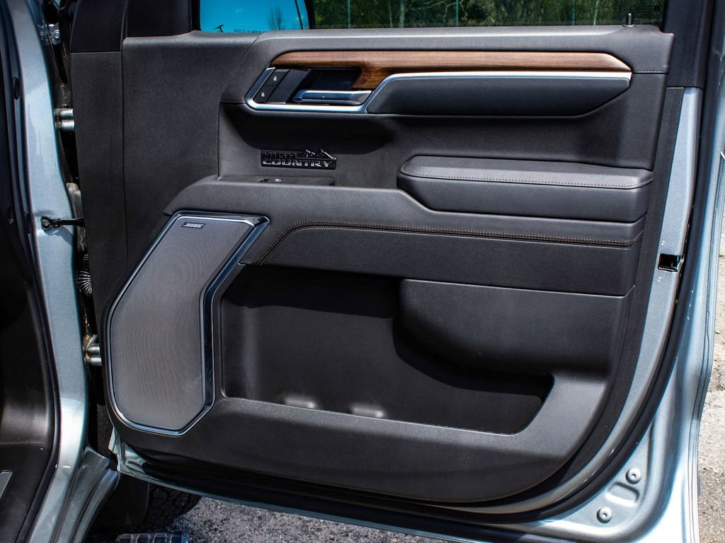 Used 2025 Chevrolet Silverado 1500 High Country image 13