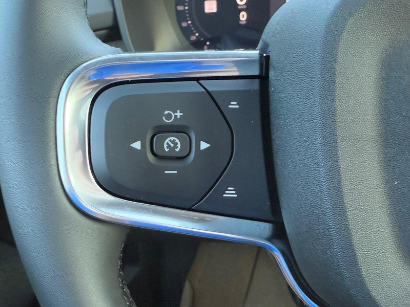 New 2026 Volvo XC40 B5 Plus w/ Protection Package Premier AWD/4WD image 12