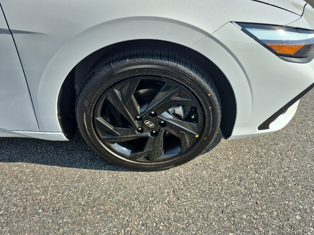 New 2026 Hyundai Elantra SEL Sport Premium image 15
