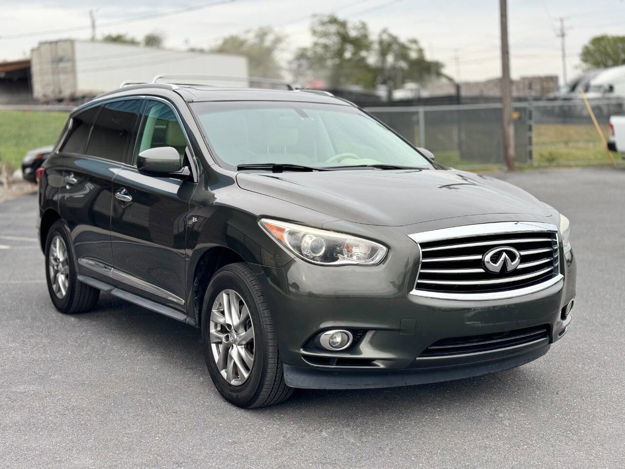 Used 2014 INFINITI QX60 AWD w/ Premium Package image 3