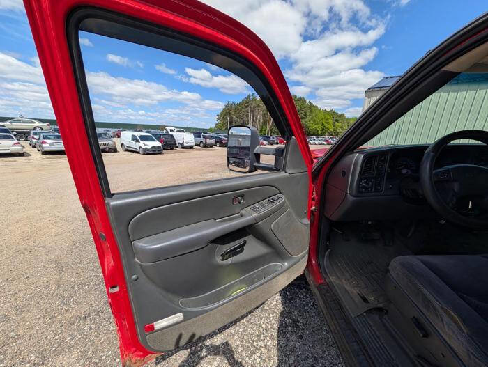 Used 2005 Chevrolet Silverado 2500 LS AWD/4WD image 22