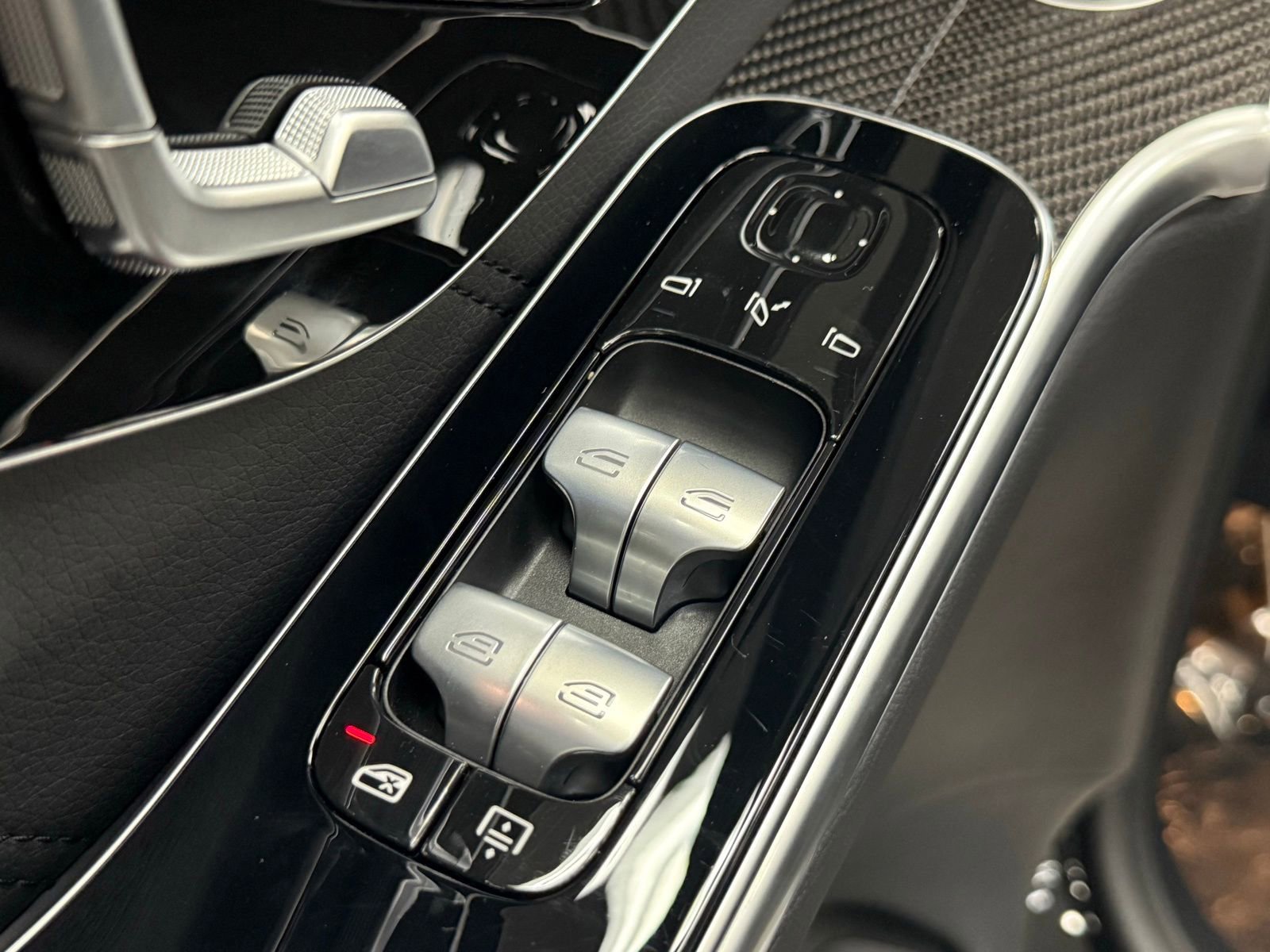 Used 2025 Mercedes-Benz S 63 AMG S image 18