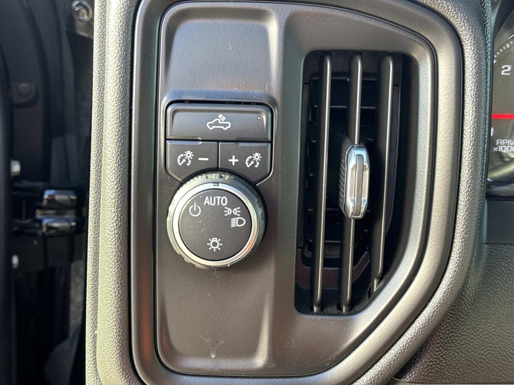 Certified 2019 Chevrolet Silverado 1500 Custom w/ Custom Value Package image 20