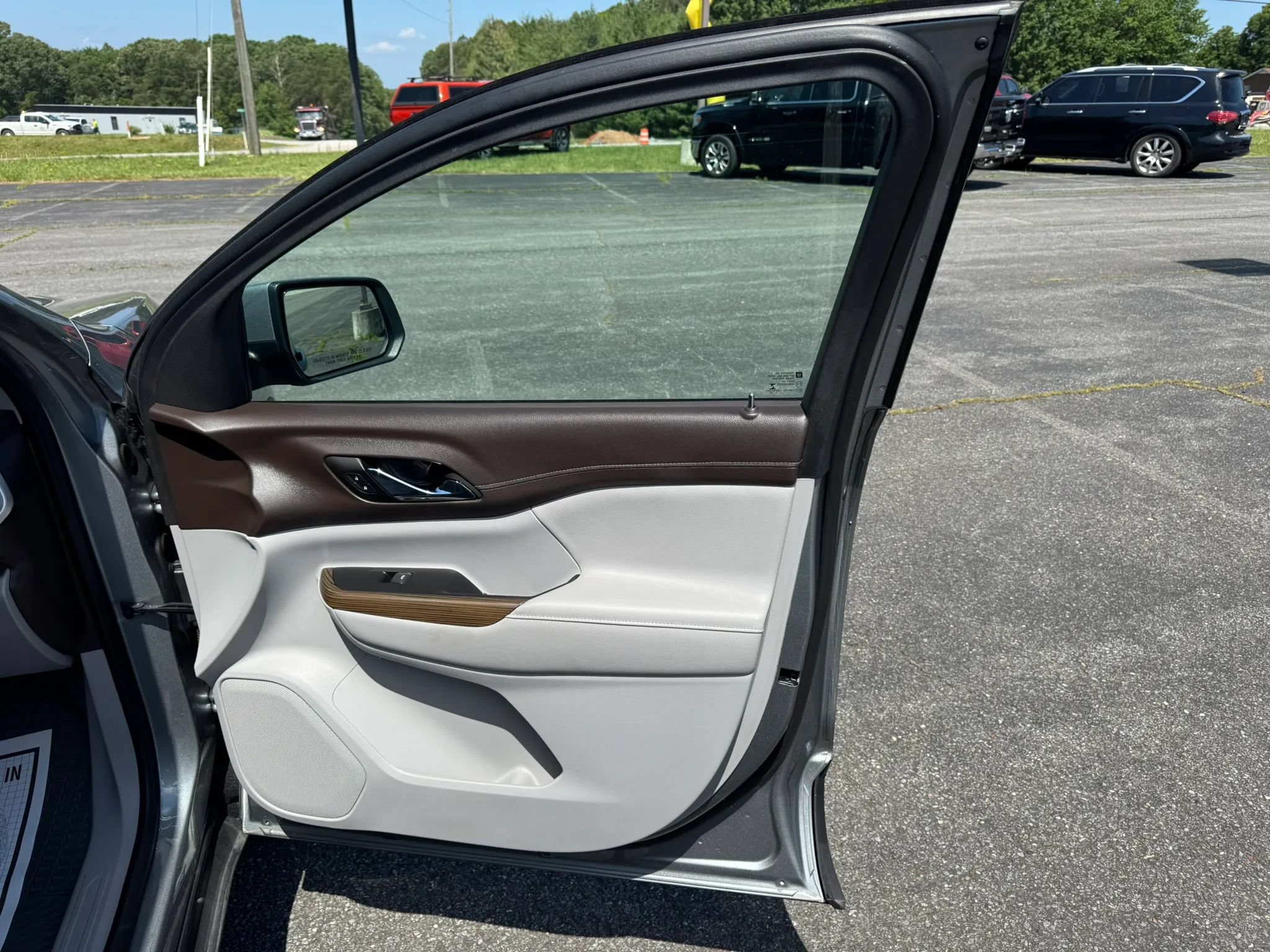 Used 2023 GMC Acadia SLE AWD/4WD image 49