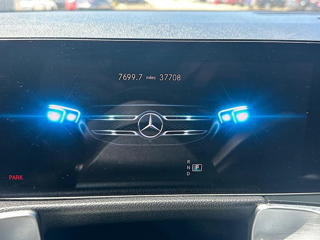 Used 2023 Mercedes-Benz GLB 250 4MATIC image 27
