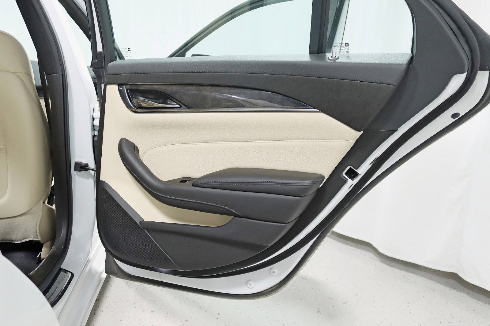 Used 2018 Cadillac CTS Luxury image 33