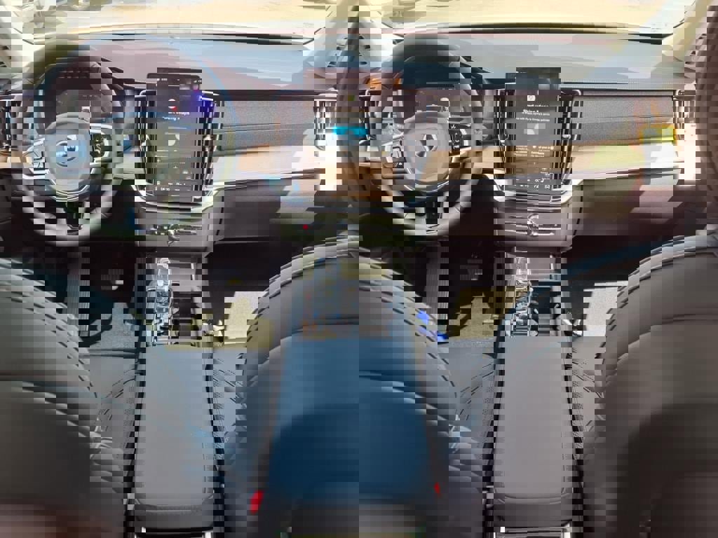 New 2026 Volvo XC90 B5 Core image 8