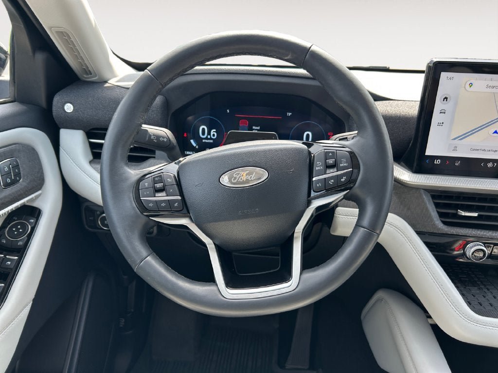 Used 2025 Ford Explorer Platinum AWD/4WD image 14