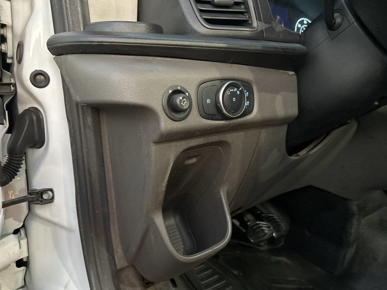 Used 2020 Ford Transit 250 Medium Roof w/ Load Area Protection Package image 9