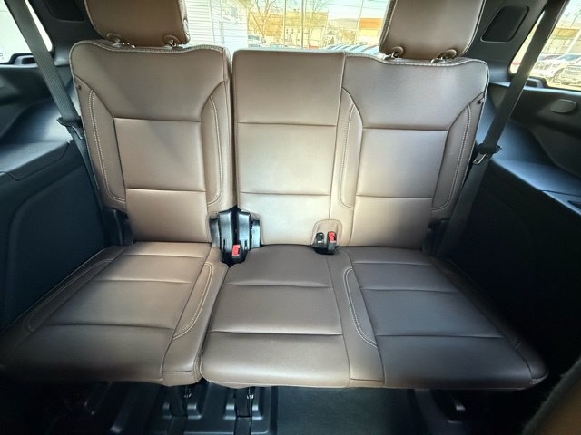 Used 2024 Chevrolet Tahoe High Country w/ Premium Package AWD/4WD image 16