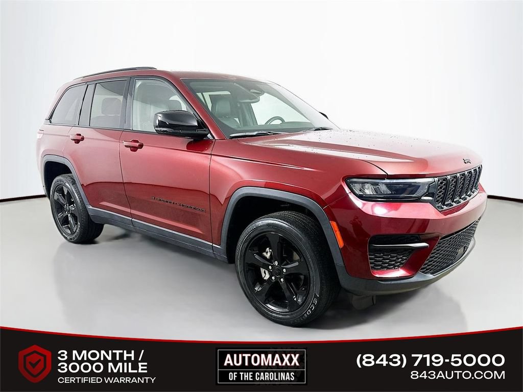 Used 2022 Jeep Grand Cherokee Altitude RWD image 1