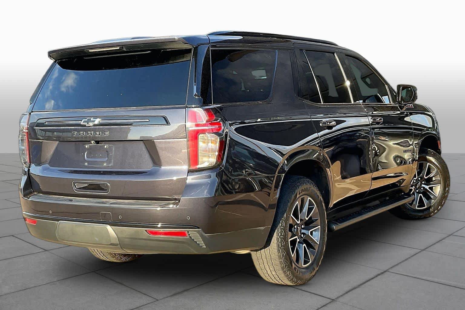 Used 2024 Chevrolet Tahoe Z71 w/ Luxury Package AWD/4WD image 14