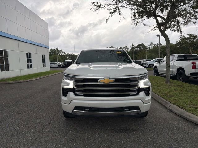 Used 2025 Chevrolet Silverado 1500 High Country w/ High Country Premium Package AWD/4WD image 2