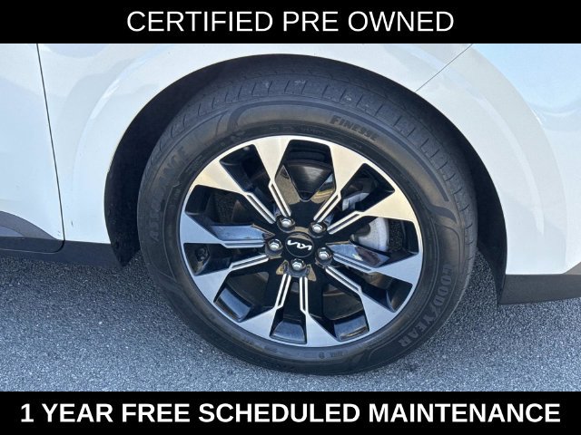 Used 2024 Kia Carnival EX FWD image 7