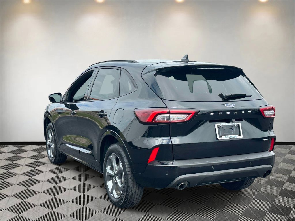 Certified 2024 Ford Escape ST-Line w/ Tech Pack #1 AWD/4WD image 5