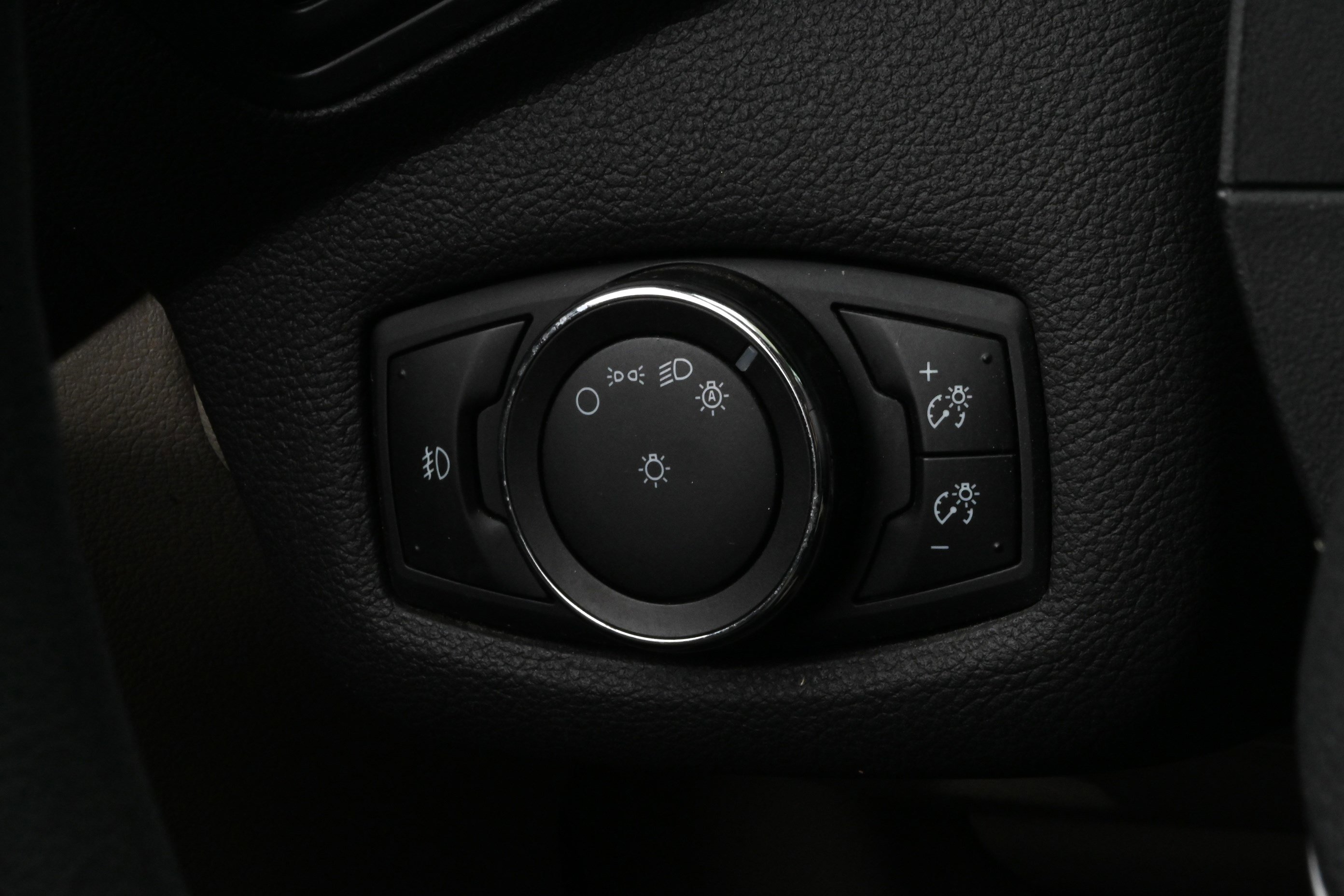 Used 2015 Ford Escape SE image 24