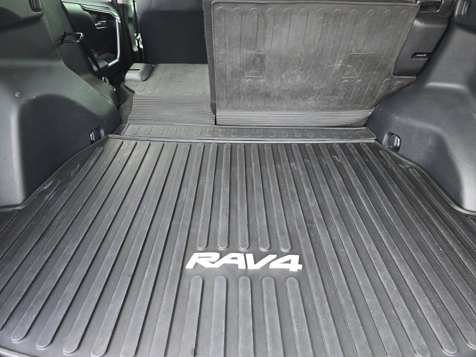 Used 2023 Toyota RAV4 XLE w/ Convenience Package AWD/4WD image 15