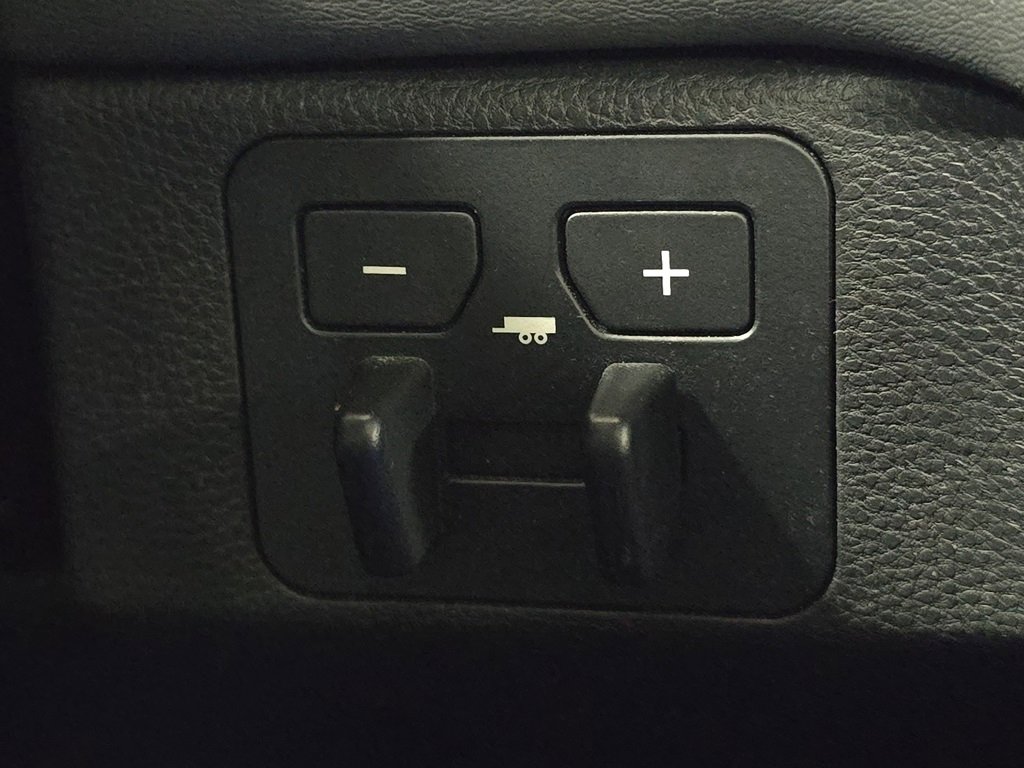 Used 2023 Toyota Tundra Platinum image 8