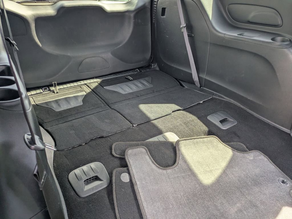 Used 2025 Chrysler Pacifica Select FWD image 27