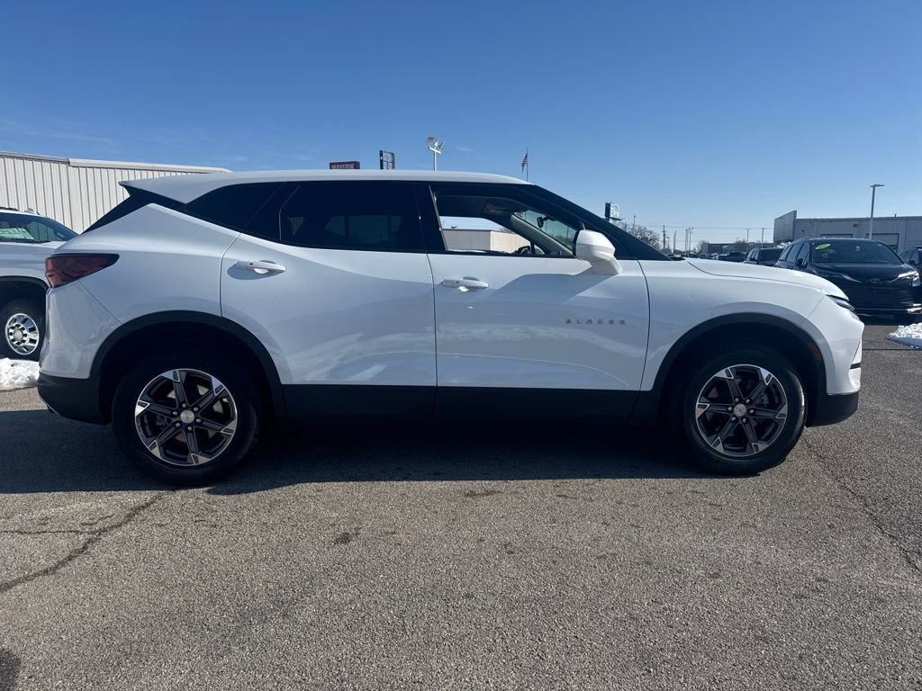 Used 2025 Chevrolet Blazer LT image 9