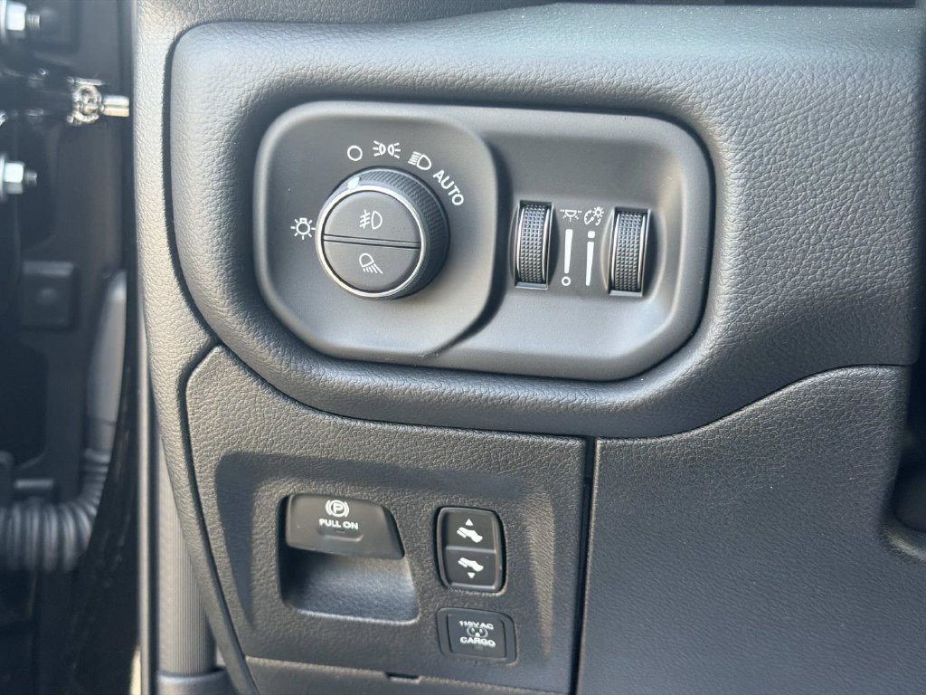 New 2026 RAM 1500 Big Horn AWD/4WD image 13