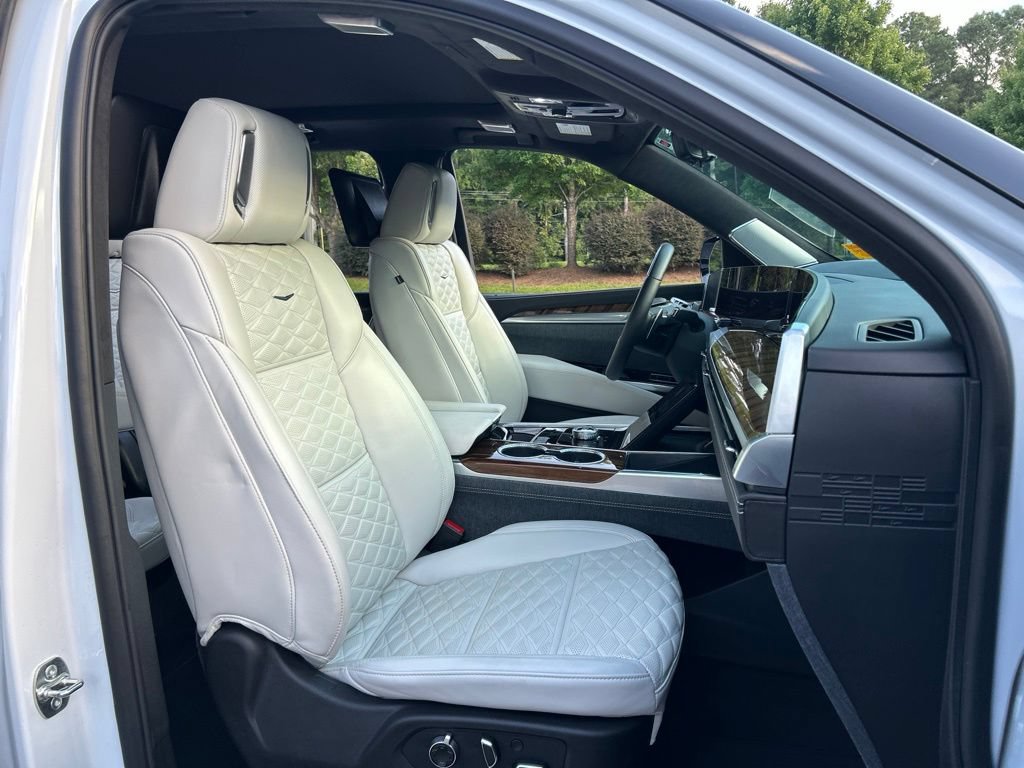 Used 2026 Cadillac Escalade ESV Platinum Sport AWD/4WD image 66