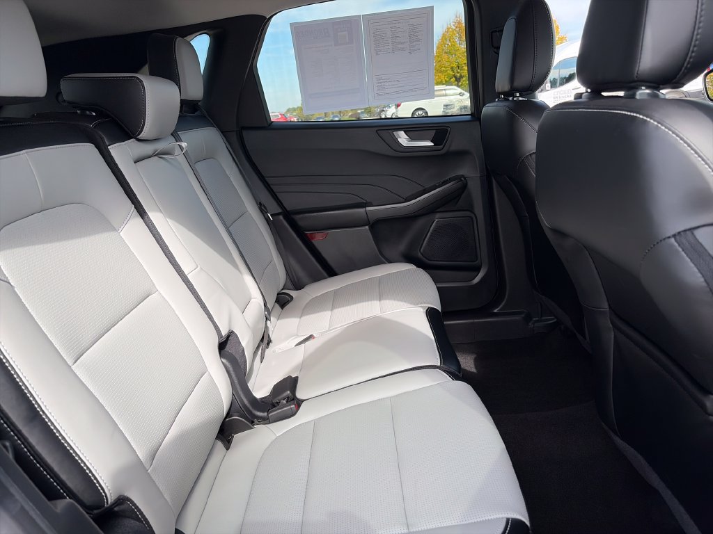 Used 2024 Ford Escape Platinum AWD/4WD image 32