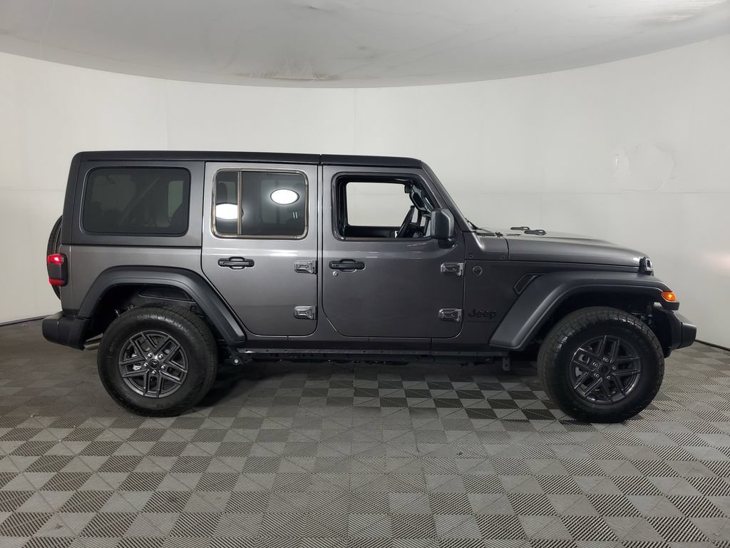 Used 2026 Jeep Wrangler Unlimited Sport AWD/4WD image 3