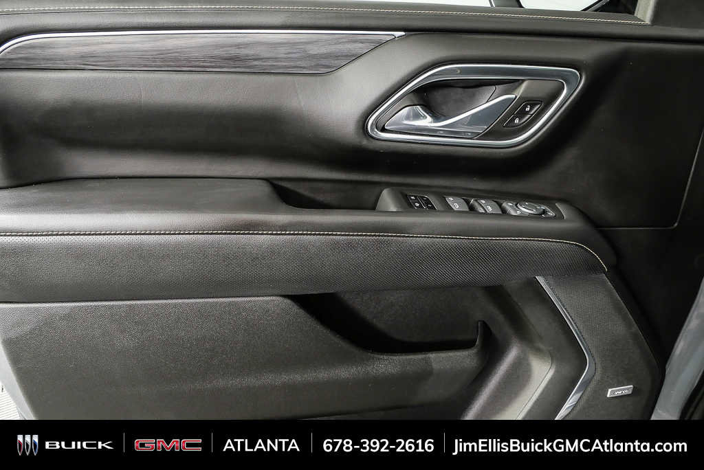 Used 2023 GMC Yukon XL SLT w/ SLT Premium Package image 6