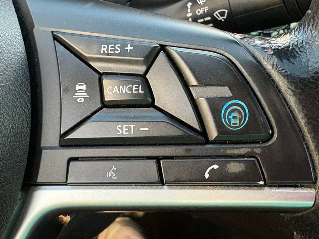Used 2021 Nissan Rogue Sport SV w/ Technology Package FWD image 24
