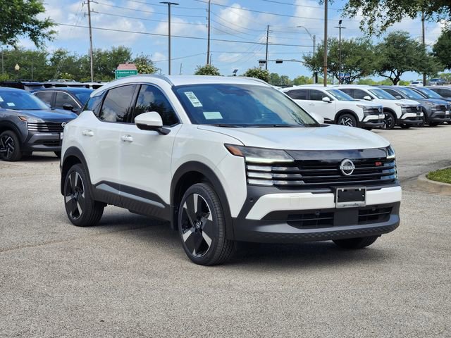 New 2025 Nissan Kicks SR image 2