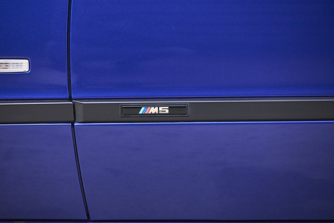 Used 2002 BMW M5 RWD image 36