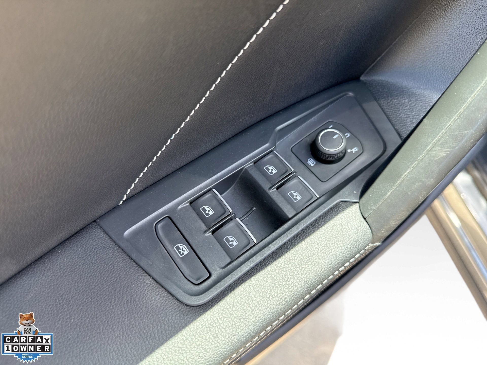 Certified 2024 Volkswagen Tiguan SE R-Line FWD image 16