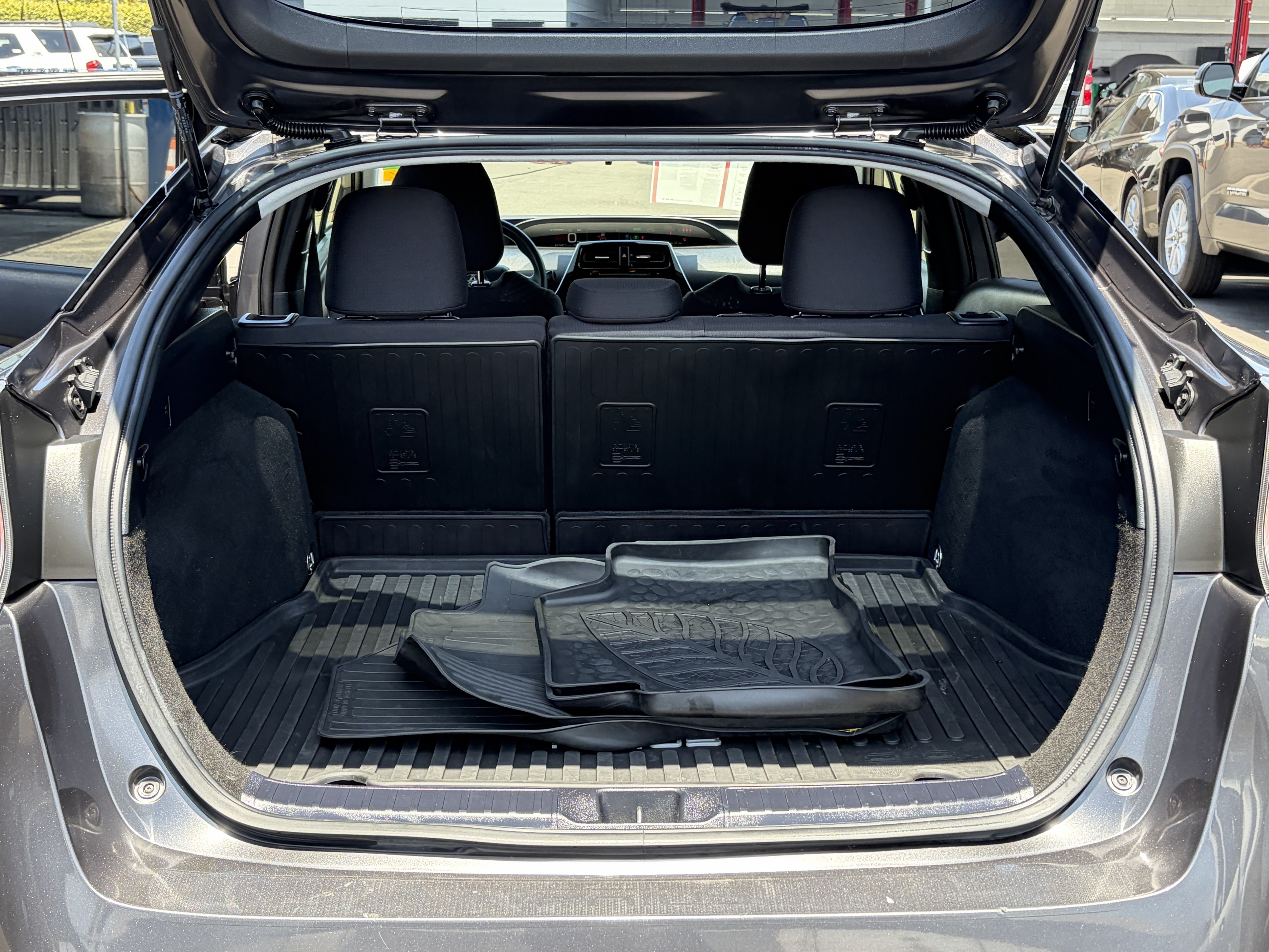 Certified 2018 Toyota Prius Two w/ Prius Two Safety Plus Package FWD image 21