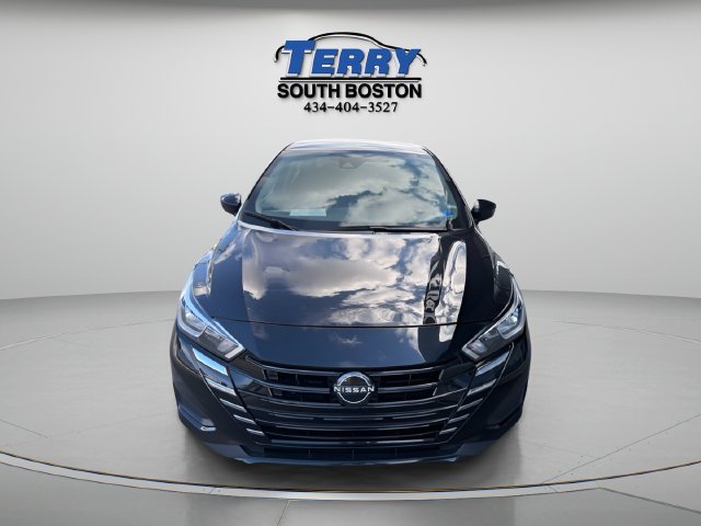 Used 2023 Nissan Versa SV FWD image 2