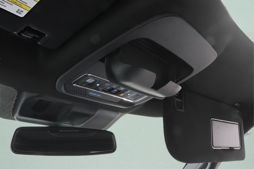 Used 2025 Ford F250 Platinum image 18