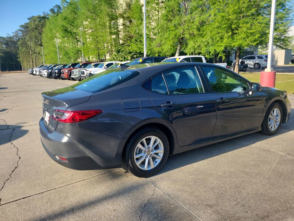 Used 2025 Toyota Camry LE FWD image 7