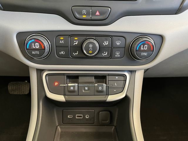 Used 2023 GMC Terrain SLE w/ Driver Convenience Package image 16