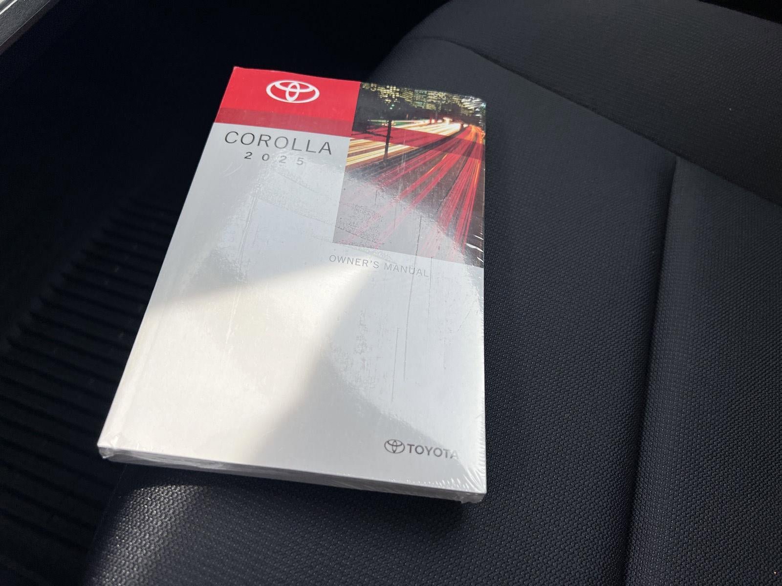 Used 2025 Toyota Corolla LE w/ LE Premium Package FWD image 20