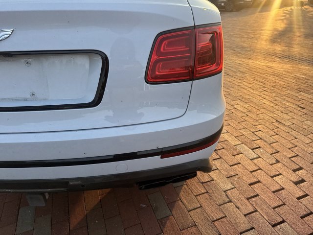 Used 2019 Bentley Bentayga AWD/4WD image 12