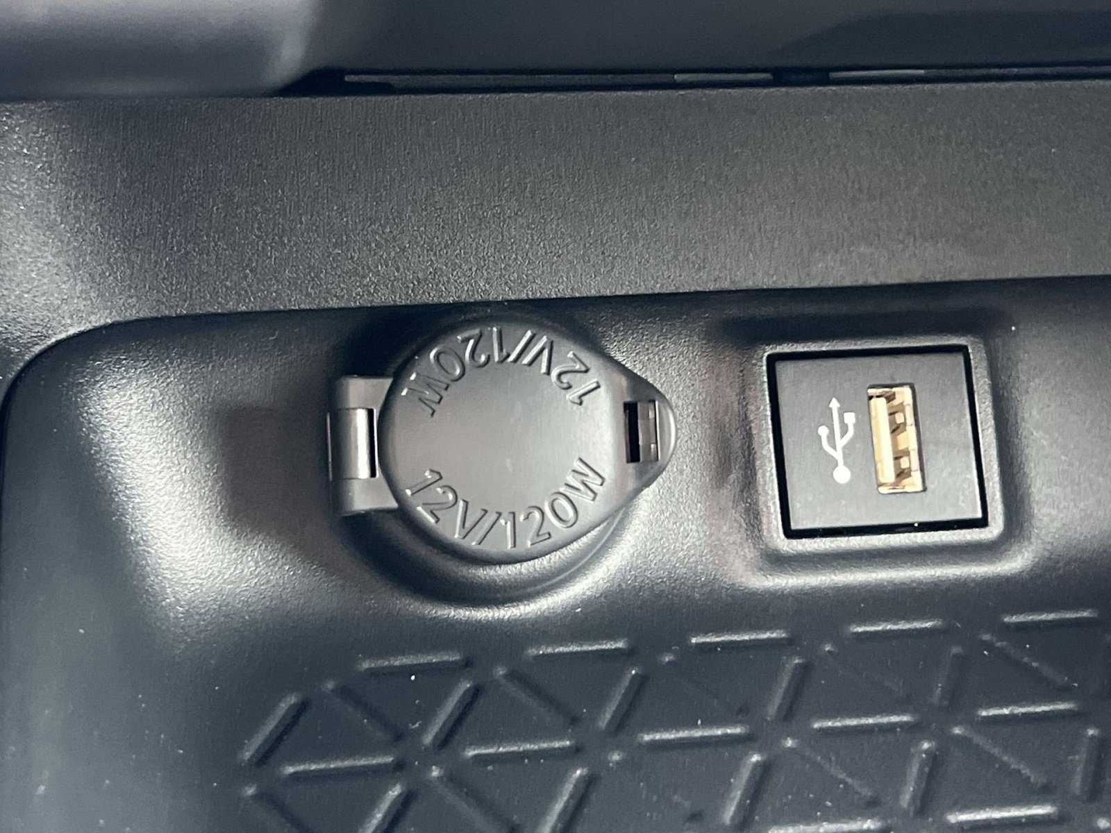 New 2025 Toyota RAV4 XLE image 25