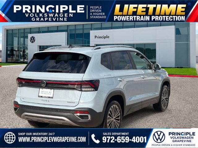 New 2027 Volkswagen Taos SE FWD image 5