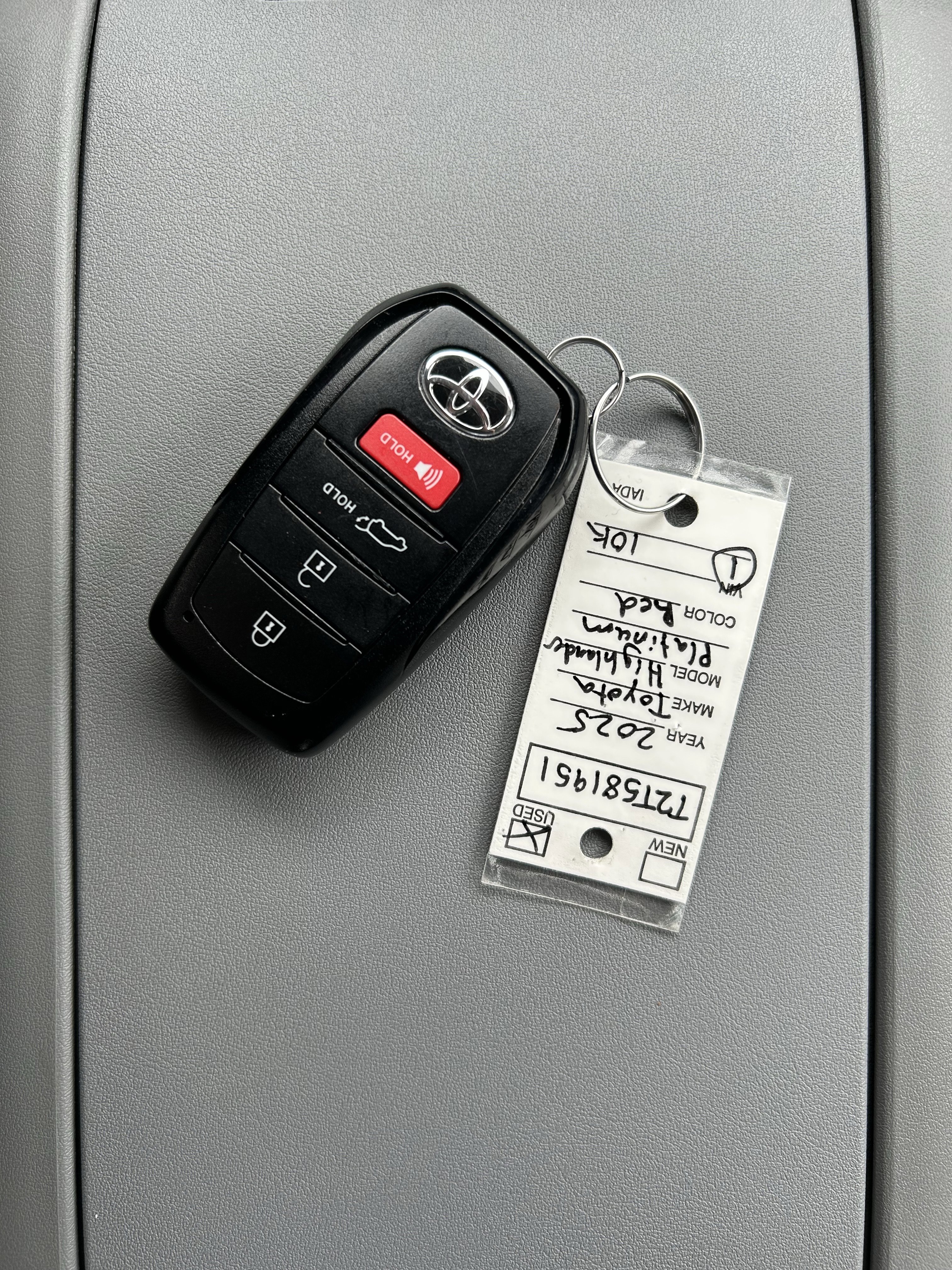 Certified 2025 Toyota Highlander Platinum image 37